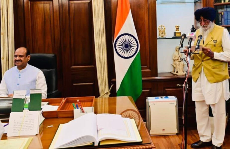 ਸਿਮਰਨਜੀਤ ਸਿੰਘ ਮਾਨ ਨੇ ਮੈਂਬਰ ਪਾਰਲੀਮੈਂਟ ਵਜੋਂ ਸਹੁੰ ਚੁੱਕਦੇ ਹੋਏ ਸੰਵਿਧਾਨ ’ਚ ਵਿਸ਼ਵਾਸ ਜਤਾਇਆ