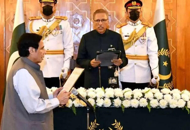 ਚੌਧਰੀ ਪਰਵੇਜ਼ ਇਲਾਹੀ ਨੇ ਪਾਕਿਸਤਾਨੀ ਪੰਜਾਬ ਦੇ ਮੁੱਖ ਮੰਤਰੀ ਵਜੋਂ ਸਹੁੰ ਚੁੱਕੀ