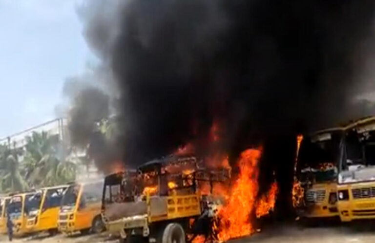 ਵਿਦਿਆਰਥਣ ਦੀ ਮੌਤ ਮਗਰੋਂ ਤਾਮਿਲਨਾਡੂ ’ਚ ਭੜਕੀ ਹਿੰਸਾ, ਗੁੱਸੇ ’ਚ ਲੋਕਾਂ ਨੇ ਸਾੜੇ ਕਈ ਵਾਹਨ