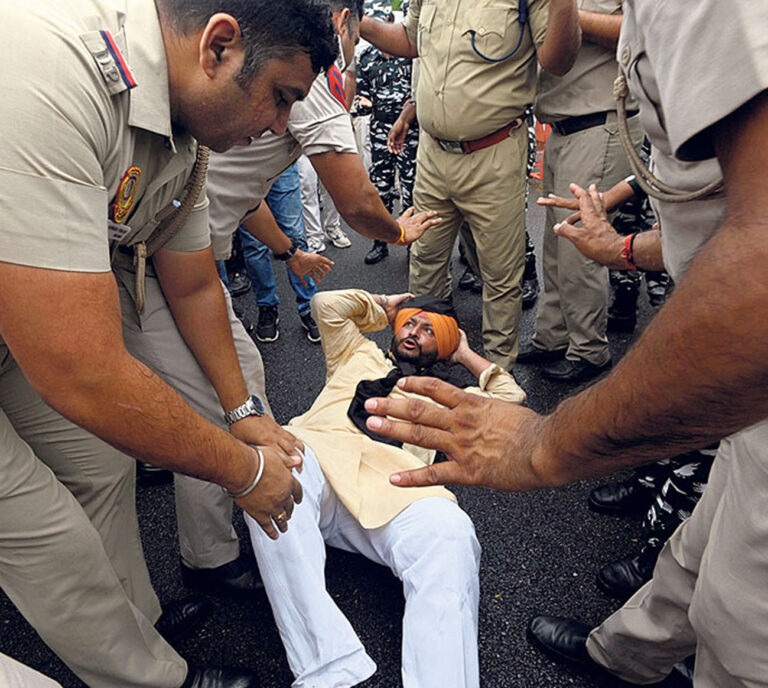 ਮਹਿੰਗਾਈ ਤੇ ਬੇਰੁਜ਼ਗਾਰੀ ਖ਼ਿਲਾਫ਼ ਕਾਂਗਰਸ ਵੱਲੋਂ ਸੜਕ ਤੋਂ ਸੰਸਦ ਤੱਕ ਮੁਜ਼ਾਹਰੇ