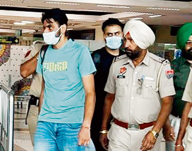 ਥਾਣੇਦਾਰ ਦੀ ਗੱਡੀ ਹੇਠਾਂ ਬੰਬ ਰੱਖਣ ਵਾਲੇ ਦਿੱਲੀ ਏਅਰਪੋਰਟ ਤੋਂ ਗ੍ਰਿਫ਼ਤਾਰ