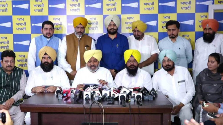 ‘ਆਪਰੇਸ਼ਨ ਲੋਟਸ’ ਤਹਿਤ ‘ਆਪ’ ਵਿਧਾਇਕਾਂ ਵੱਲੋਂ ਡੀ.ਜੀ.ਪੀ. ਨੂੰ ਸ਼ਿਕਾਇਤ, ਵਿਧਾਇਕਾਂ ਦੇ ਨਾਂ ਜਾਰੀ