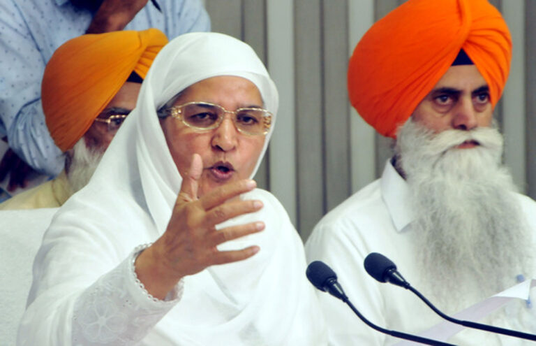 ਬਾਦਲ ਪਰਿਵਾਰ ਨਾਲ ਗਿਲੇ ਸ਼ਿਕਵੇ ਦੀ ਸਜ਼ਾ ਸ਼੍ਰੋਮਣੀ ਕਮੇਟੀ ਨੂੰ ਨਹੀਂ ਮਿਲਣੀ ਚਾਹੀਦੀ