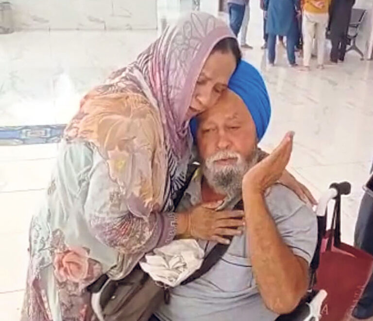 ਕਰਤਾਰਪੁਰ ਲਾਂਘੇ ਨੇ 75 ਸਾਲ ਬਾਅਦ ਮਿਲਾਏ ਵੰਡ ਵੇਲੇ ਦੇ ਵਿਛੜੇ ਭੈਣ-ਭਰਾ
