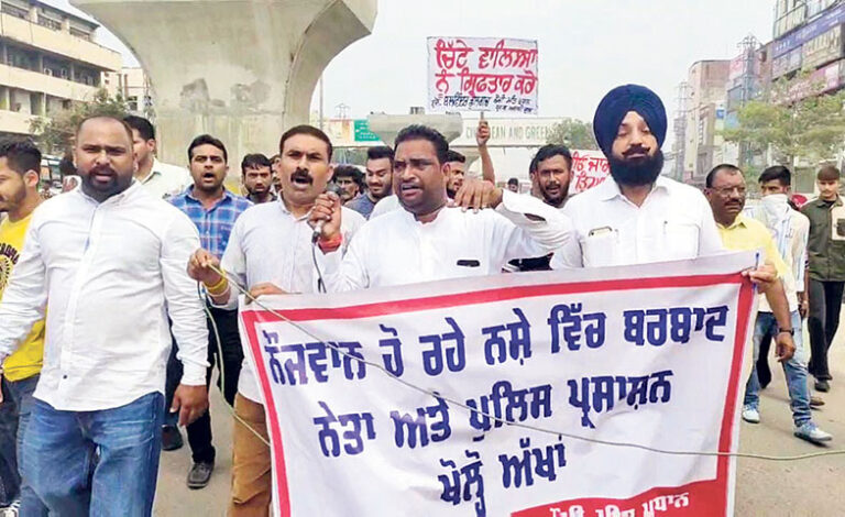 ਲੁਧਿਆਣਾ ਤੋਂ ‘ਆਪ’ ਵਿਧਾਇਕ ਗੋਗੀ ‘ਤੇ ਨਸ਼ਾ ਵਿਕਵਾਉਣ ਦੇ ਦੋਸ਼, ਰੋਸ ਪ੍ਰਦਰਸ਼ਨ