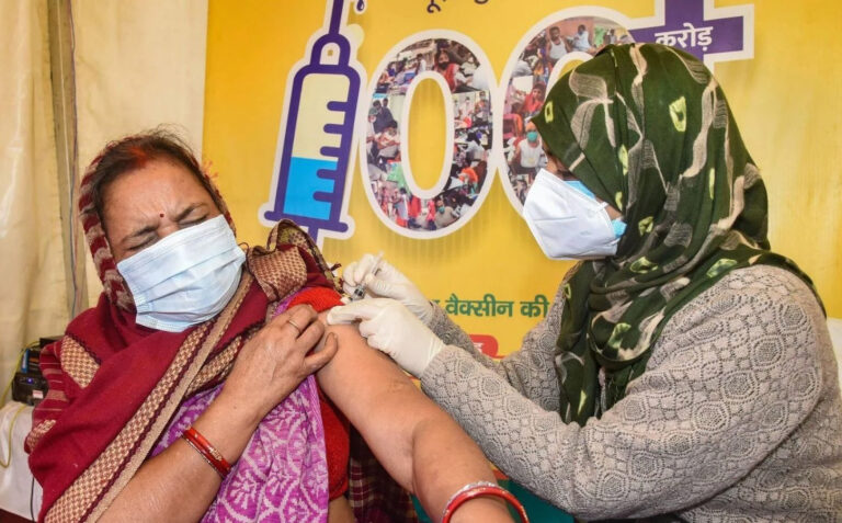 ਤਿਉਹਾਰਾਂ ਦੇ ਦਿਨਾਂ ‘ਚ ਫਿਰ ਮੰਡਰਾਉਣ ਲੱਗਾ ਕਰੋਨਾ ਦਾ ਖ਼ਤਰਾ