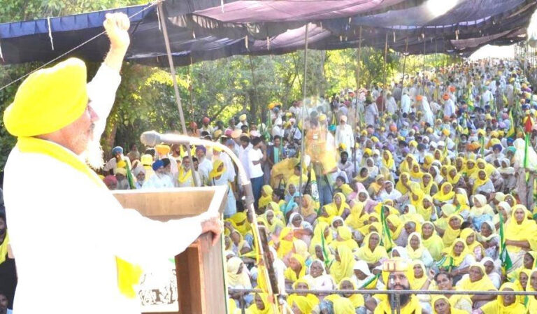 ਮੁੱਖ ਮੰਤਰੀ ਭਗਵੰਤ ਮਾਨ ਦੀ ਕੋਠੀ ਅੱਗੇ ਕਿਸਾਨਾਂ ਦੇ ਪੱਕੇ ਮੋਰਚੇ ਨੇ ਦਿੱਲੀ ਸੰਘਰਸ਼ ਦੀ ਯਾਦ ਤਾਜ਼ਾ ਕਰਵਾਈ