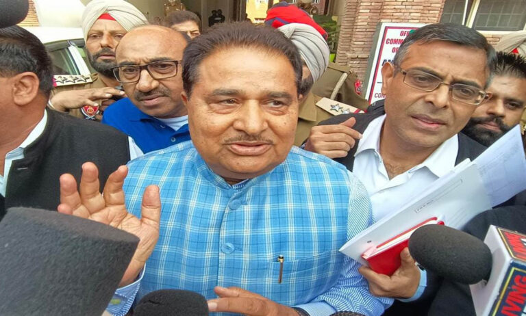 ਸਾਬਕਾ ਉੱਪ ਮੁੱਖ ਮੰਤਰੀ ਸੋਨੀ ਕੋਲੋਂ ਵਿਜੀਲੈਂਸ ਵੱਲੋਂ ਢਾਈ ਘੰਟੇ ਪੁੱਛਗਿੱਛ