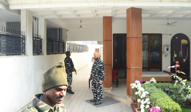 ਨਾਮੀਂ ਸ਼ਰਾਬ ਕਾਰੋਬਾਰੀ ਦੇ ਟਿਕਾਣਿਆਂ ‘ਤੇ ਈ.ਡੀ. ਵੱਲੋਂ ਛਾਪੇਮਾਰੀ