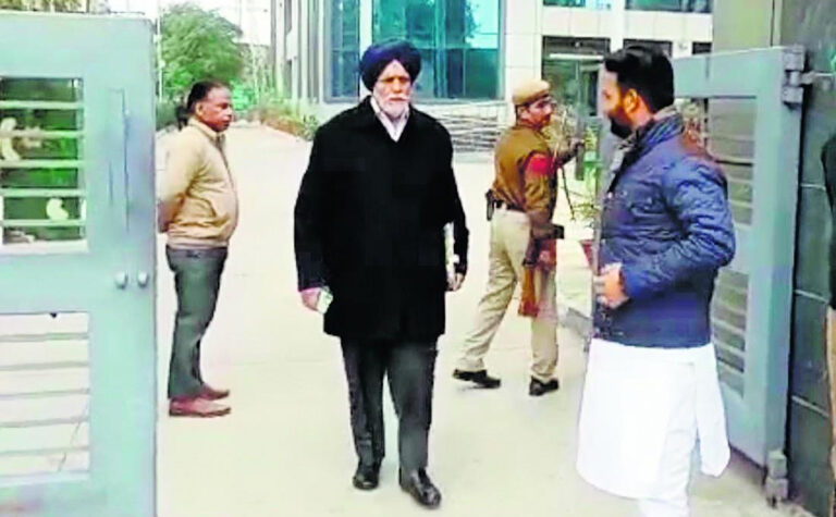 ਵਿਜੀਲੈਂਸ ਜਾਂਚ ਦੌਰਾਨ ਸਾਬਕਾ ਅਕਾਲੀ ਮੰਤਰੀ ਜਨਮੇਜਾ ਸਿੰਘ ਸੇਖੋਂ ਵੱਲੋਂ ਗੋਲ-ਮੋਲ ਜਵਾਬ