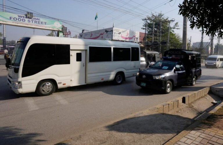 ਇੰਗਲੈਂਡ ਨਾਲ ਦੂਜੇ ਟੈਸਟ ਤੋਂ ਪਹਿਲਾਂ ਮੁਲਤਾਨ ‘ਚ ਫਾਇਰਿੰਗ