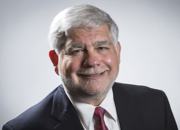 ਭਾਰਤੀ ਮੂਲ ਦੇ ਸੰਪਾਦਕ ਵੱਲੋਂ ਮੁਲਾਜ਼ਮਾਂ ਦੀਆਂ ਨੌਕਰੀਆਂ ਬਚਾਉਣ ਦੀ ਕੋਸ਼ਿਸ਼ ‘ਚ ਅਹੁਦਾ ਛੱਡਣ ਦਾ ਐਲਾਨ