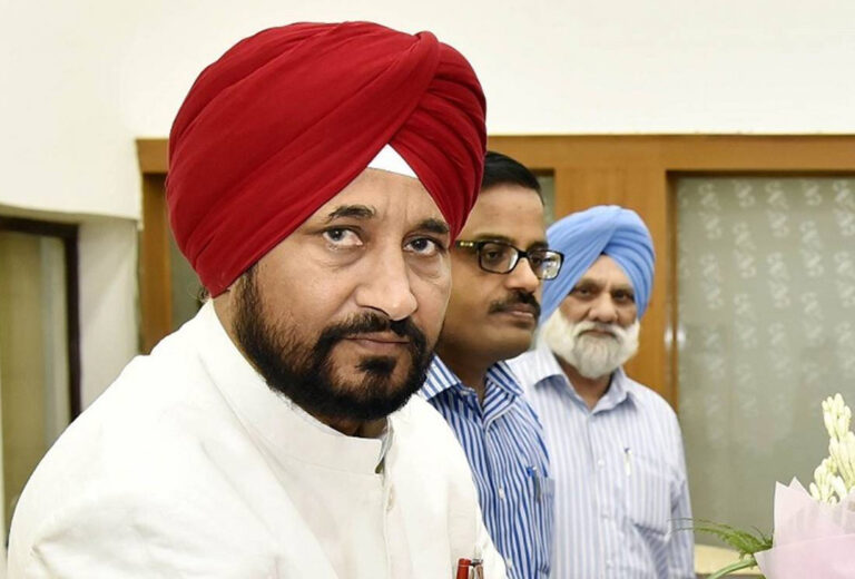 ਵਿਜੀਲੈਂਸ ਦਾ ਸ਼ਿਕੰਜਾ ਕੱਸਣ ‘ਤੇ ਚੰਨੀ ਨੂੰ ਖੁਦ ਲੜਨੀ ਪਵੇਗੀ ਲੜਾਈ