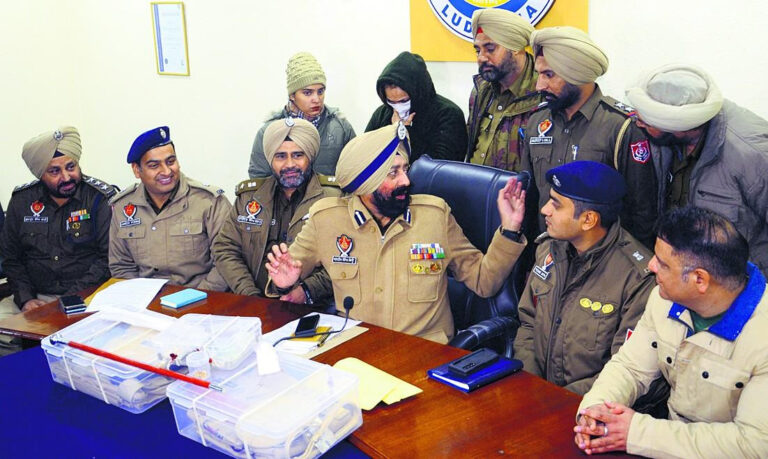 ਜੱਜ ਬਣ ਕੇ ਠੱਗਣ ਵਾਲੀ ਜੇਲ੍ਹ ਦੇ ਡਿਪਟੀ ਸੁਪਰਡੈਂਟ ਦੀ ਪਤਨੀ ਕਾਬੂ