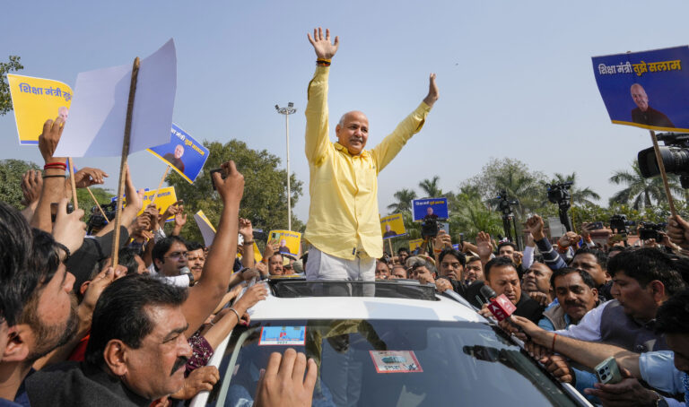ਸੀ.ਬੀ.ਆਈ. ਅੱਗੇ ਪੇਸ਼ ਹੋਏ ਮਨੀਸ਼ ਸਿਸੋਦੀਆ