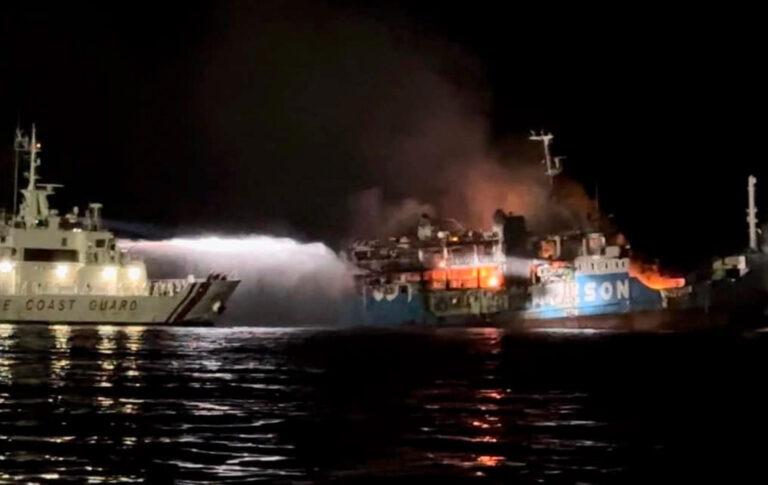 250 ਯਾਤਰੀ ਲੈ ਕੇ ਜਾ ਰਹੇ ਸਮੁੰਦਰੀ ਜਹਾਜ਼ ਨੂੰ ਅੱਗ ਲੱਗੀ