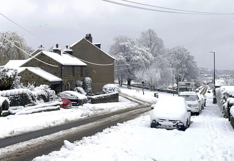 ਬਰਫ਼ੀਲੇ ਤੂਫਾਨ ਦਾ ਕਹਿਰ, ਡਰਾਈਵਰ ਹਾਈਵੇਅ ‘ਤੇ ਫਸੇ