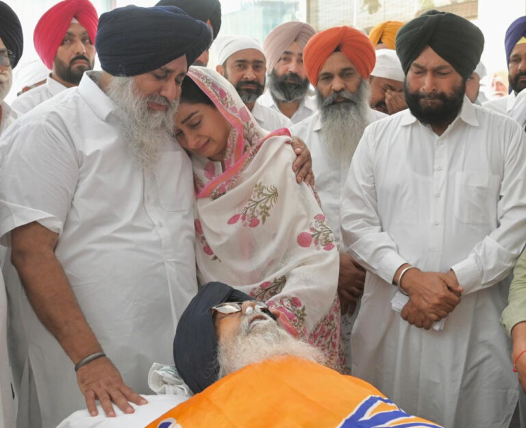 ਪੰਜ ਤੱਤਾਂ ‘ਚ ਵਿਲੀਨ ਹੋਏ ਪ੍ਰਕਾਸ਼ ਸਿੰਘ ਬਾਦਲ