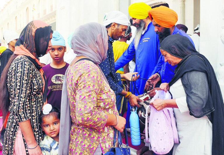 ਦਰਬਾਰ ਸਾਹਿਬ ਦੁਆਲੇ ਸਖਤ ਸੁਰੱਖਿਆ ਪ੍ਰਬੰਧ, ਮਹਿਲਾ ਮੁਲਾਜ਼ਮਾਂ ਤਾਇਨਾਤ