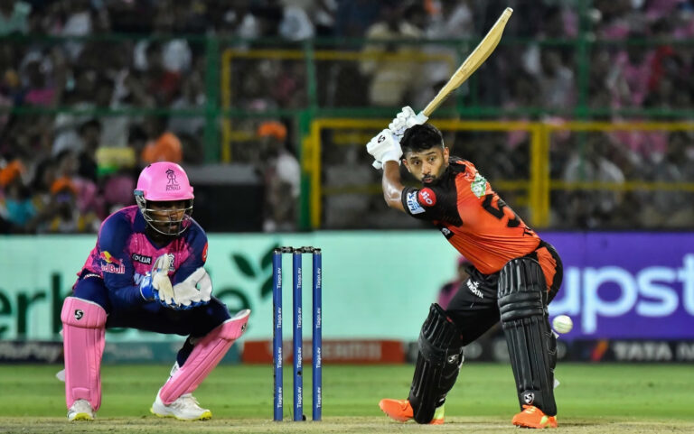 ਹੈਦਰਾਬਾਦ 4 ਵਿਕਟਾਂ ਨਾਲ ਜੇਤੂ, ਗੁਜਰਾਤ ਵੱਲੋਂ ਲਖਨਊ ਨੂੰ 56 ਦੌੜਾਂ ਨਾਲ ਮਾਤ