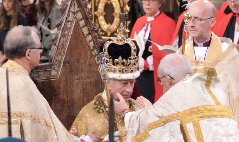 ਕਿੰਗ ਚਾਰਲਸ ਤੀਜੇ ਦੇ ਸਿਰ ਸਜਿਆ ਤਾਜ