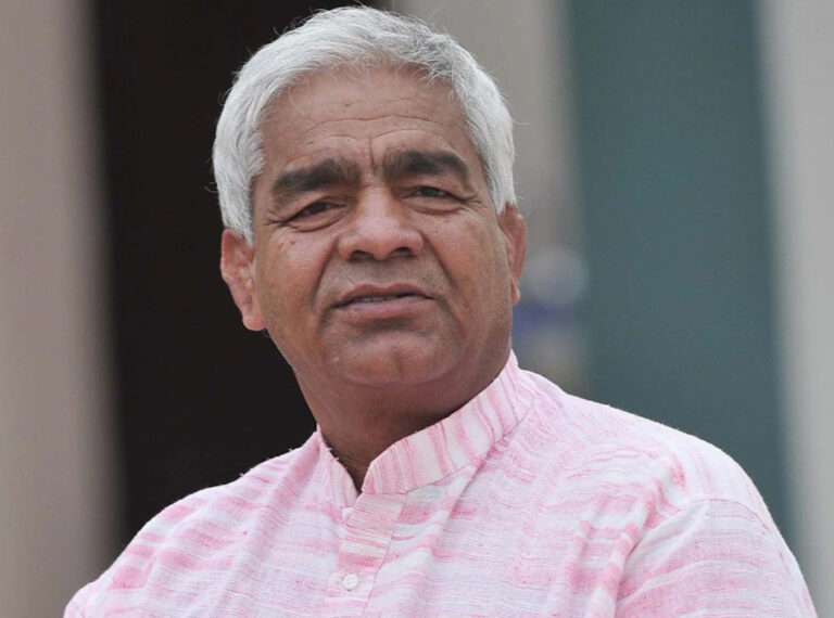 ਦਰੋਣਾਚਾਰੀਆ ਪੁਰਸਕਾਰ ਜੇਤੂ ਮਹਾਵੀਰ ਫੋਗਾਟ ਵੱਲੋਂ ਤਗ਼ਮੇ ਵਾਪਸ ਕਰਨ ਦੀ ਚਿਤਾਵਨੀ